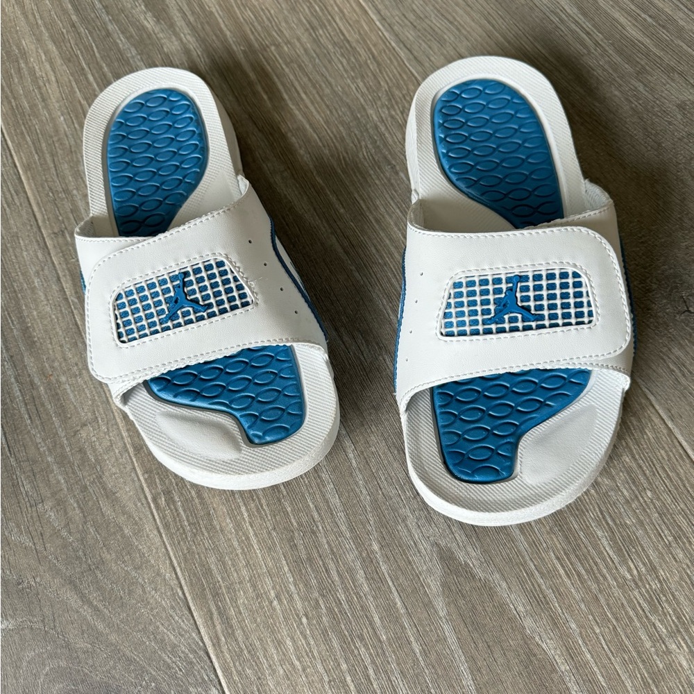 Jordan Hydro 4 Retro slides